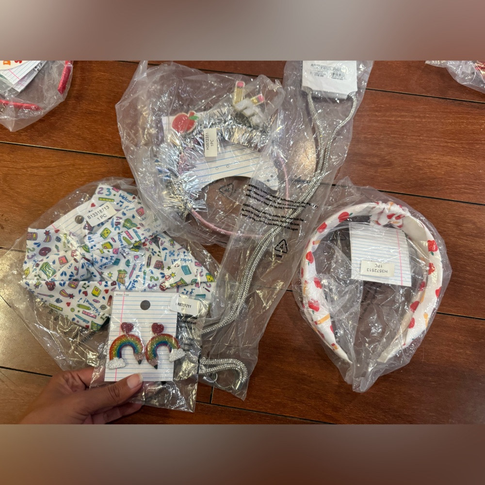 Bundle of teacher accessories - 5 pcs NEW!